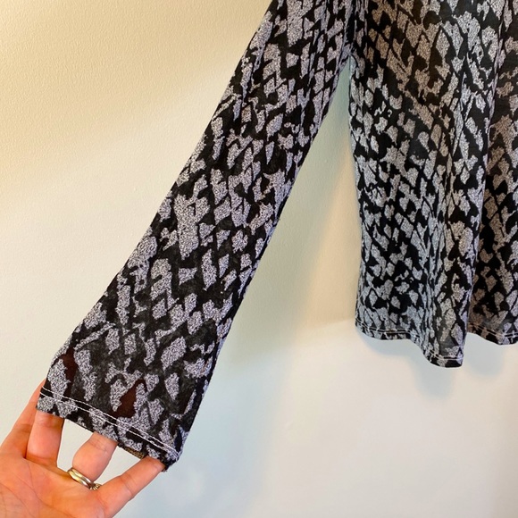 Three Dots cotton poly sheer top - Picture 3 of 7